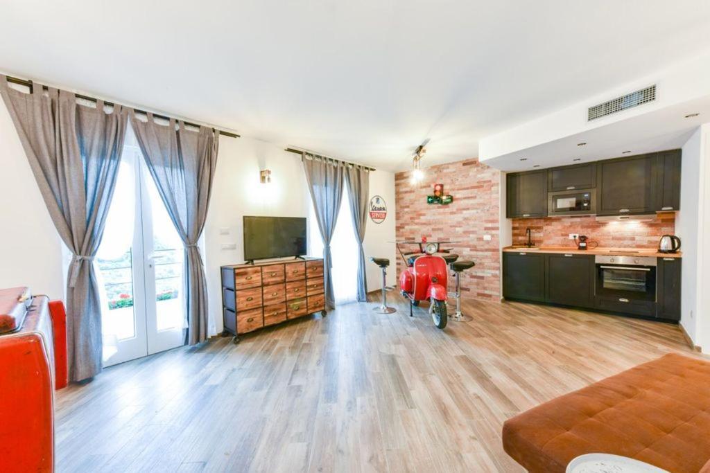 Vespa Apartments Moneglia Buitenkant foto